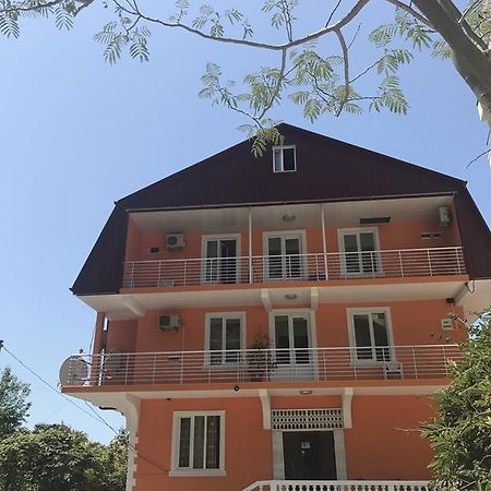 Kvariati - Guest House Bagian luar foto