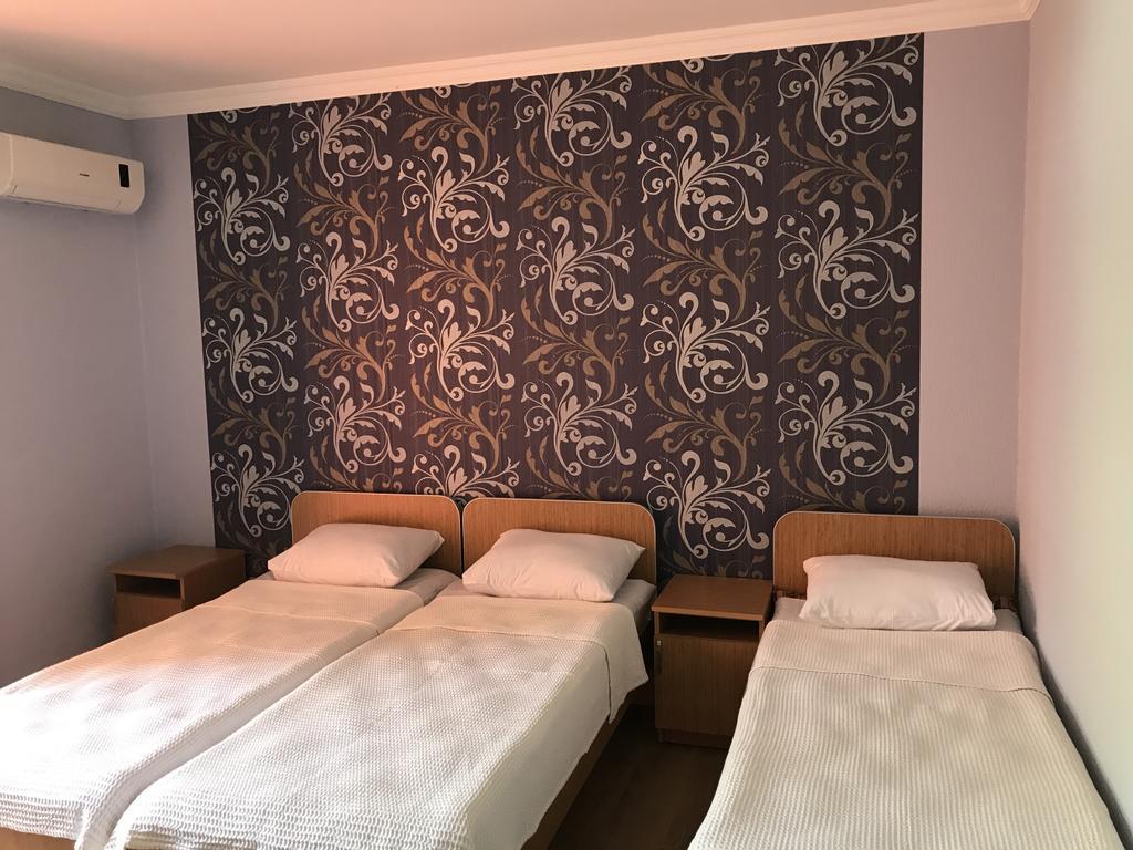 Kvariati - Guest House Bagian luar foto